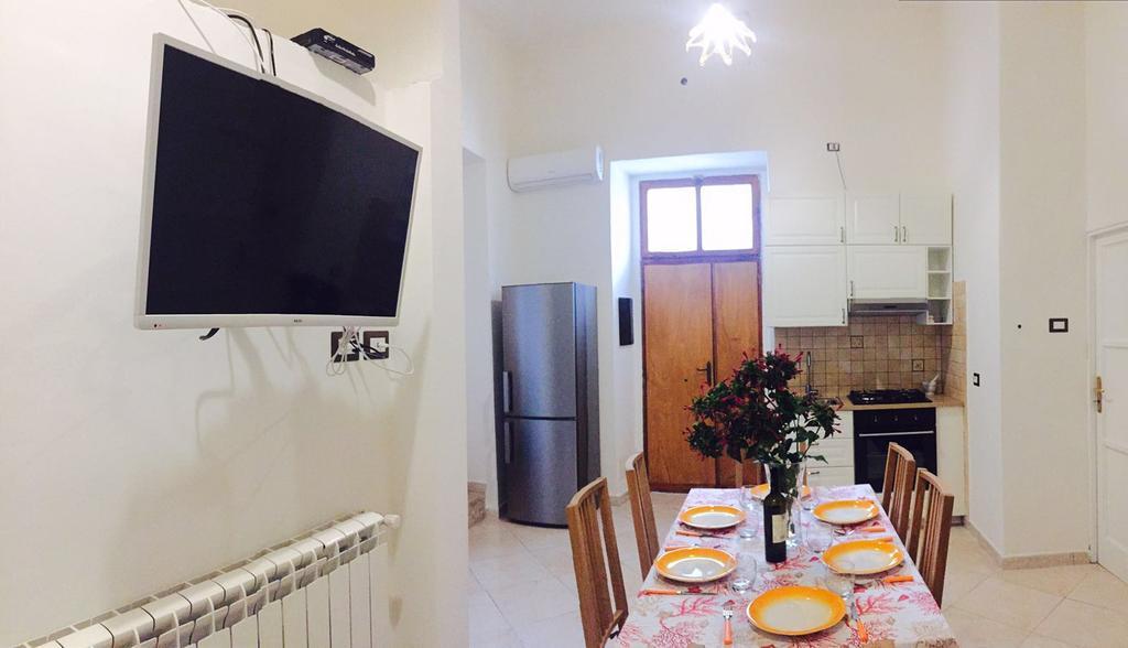 Aloha House Hotel Formia Ngoại thất bức ảnh