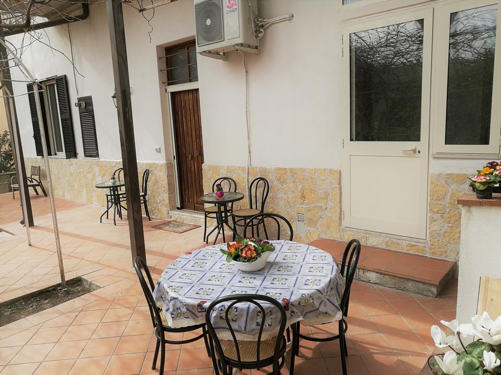 Aloha House Hotel Formia Ngoại thất bức ảnh